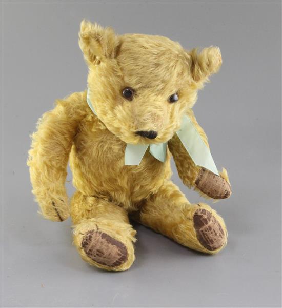 A 1930s English bear, 19in.